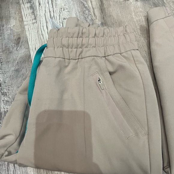 Figs Technical Collection - Picture 2 of 2